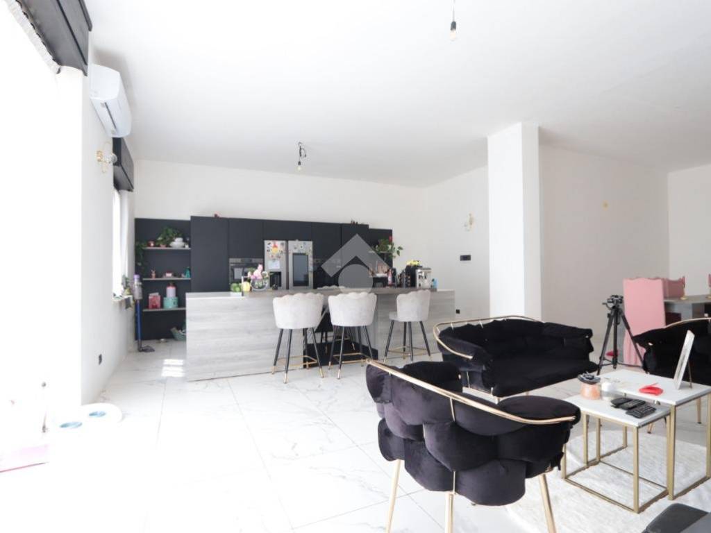 casa indipendente in vendita a Carentino