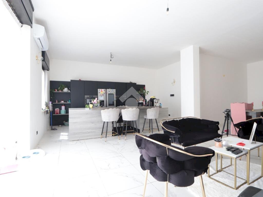 casa indipendente in vendita a Carentino