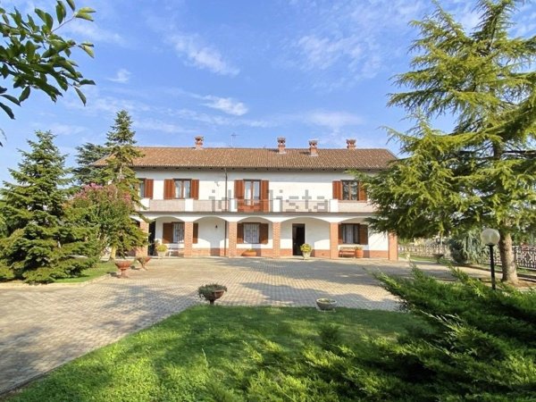 casa indipendente in vendita a Carentino
