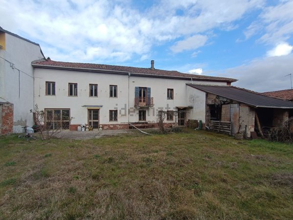 casa indipendente in vendita a Carentino