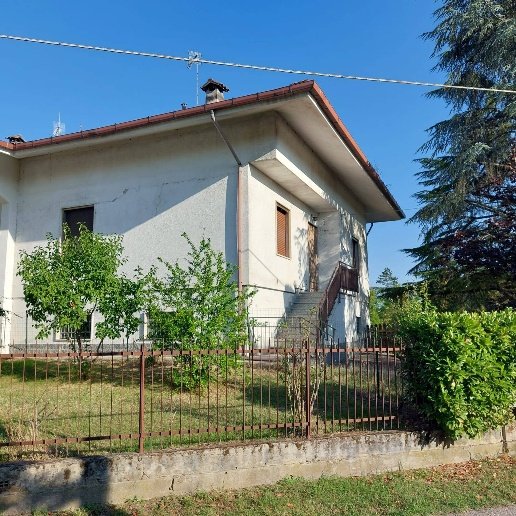 casa indipendente in vendita a Carentino