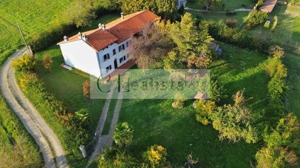 esavano in vendita a Carentino