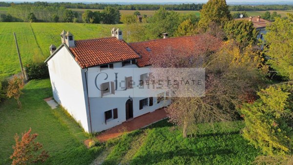 esavano in vendita a Carentino