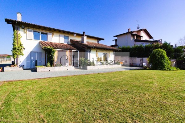 casa indipendente in vendita a Carentino