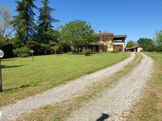 casa indipendente in vendita a Carentino