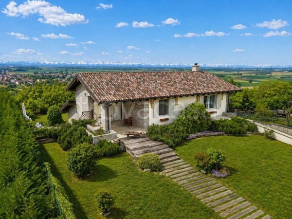 casa indipendente in vendita a Carentino