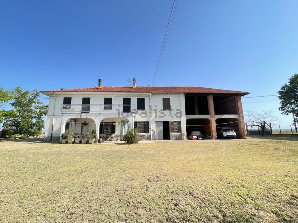 casa indipendente in vendita a Carentino