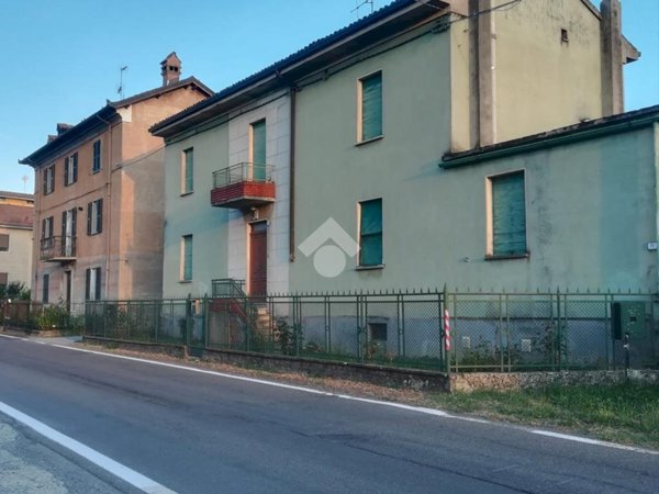 casa indipendente in vendita a Carezzano