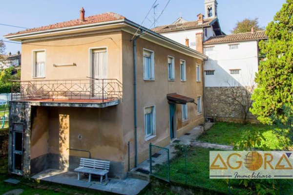 casa indipendente in vendita a Carezzano