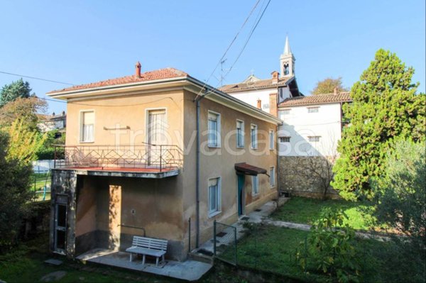 casa indipendente in vendita a Carezzano in zona Carezzano Superiore