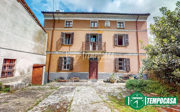 casa indipendente in vendita a Carezzano