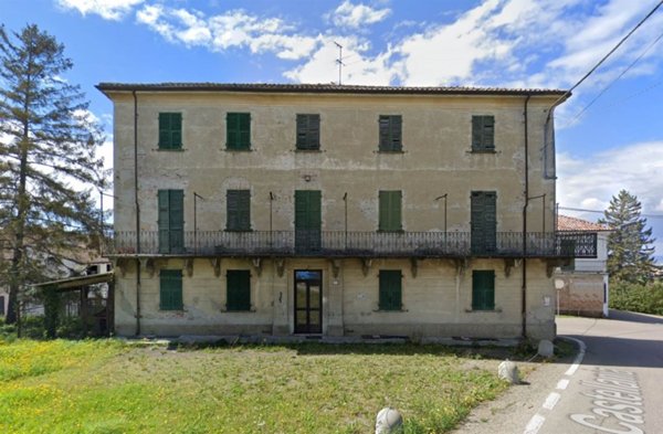 casa indipendente in vendita a Carezzano