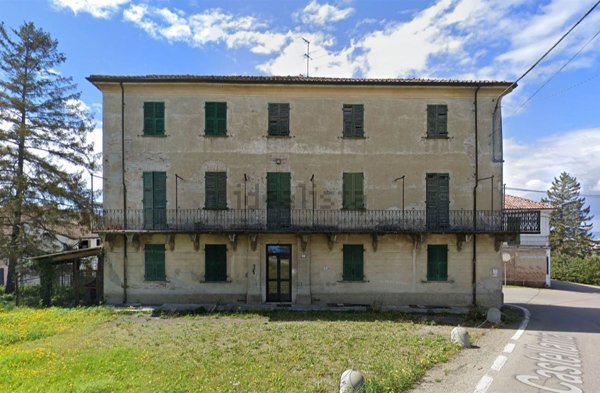 casale in vendita a Carezzano
