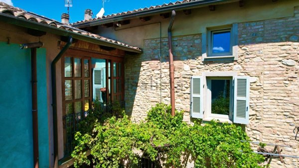 casa indipendente in vendita a Carezzano