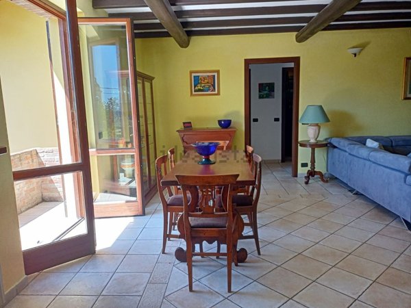 casa indipendente in vendita a Carezzano