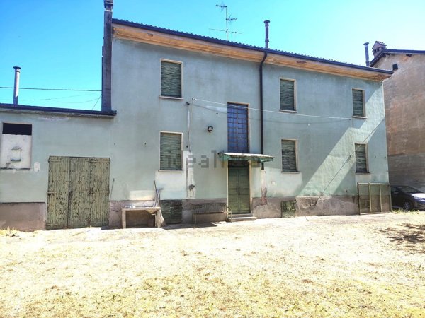 casa indipendente in vendita a Carezzano