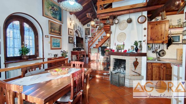 casa indipendente in vendita a Carezzano