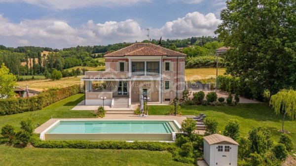 casa indipendente in vendita a Carezzano