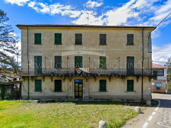 casa indipendente in vendita a Carezzano in zona Carezzano Superiore