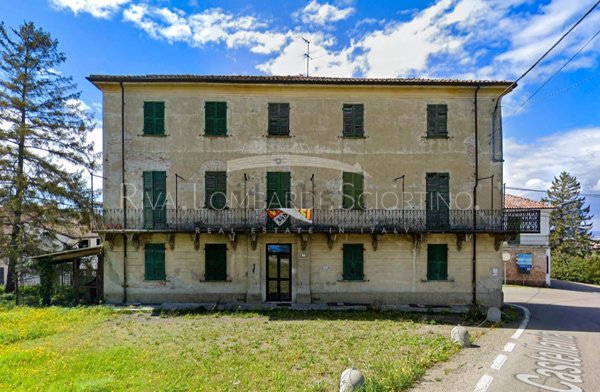 casa indipendente in vendita a Carezzano in zona Carezzano Superiore