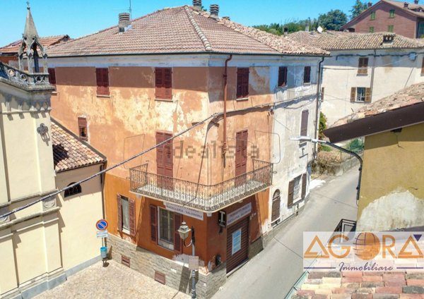 casa indipendente in vendita a Carezzano in zona Carezzano Maggiore