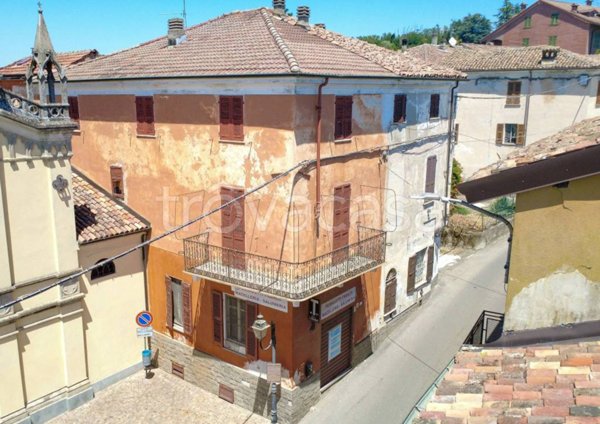 casa indipendente in vendita a Carezzano in zona Carezzano Maggiore