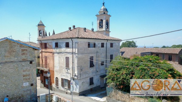 casa indipendente in vendita a Carezzano