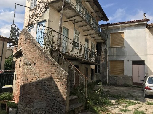 appartamento in vendita a Carezzano in zona Carezzano Maggiore