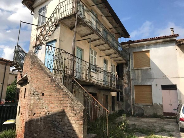 appartamento in vendita a Carezzano in zona Carezzano Maggiore