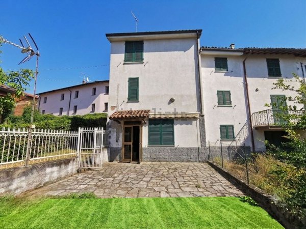 casa indipendente in vendita a Carezzano in zona Carezzano Maggiore
