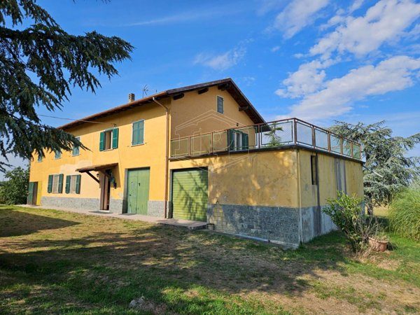 casa indipendente in vendita a Carpeneto