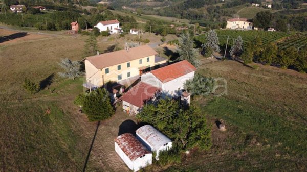 casa indipendente in vendita a Carpeneto