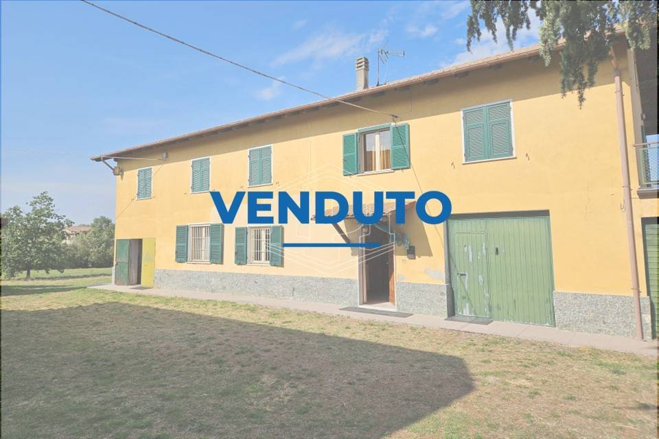 casa indipendente in vendita a Carpeneto