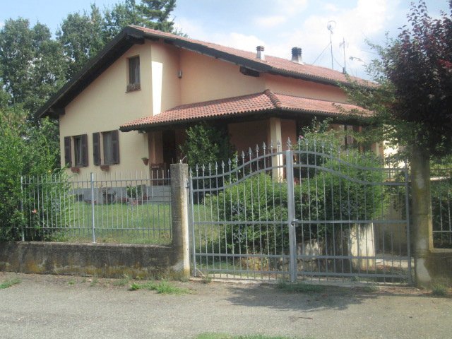 casa indipendente in vendita a Carpeneto