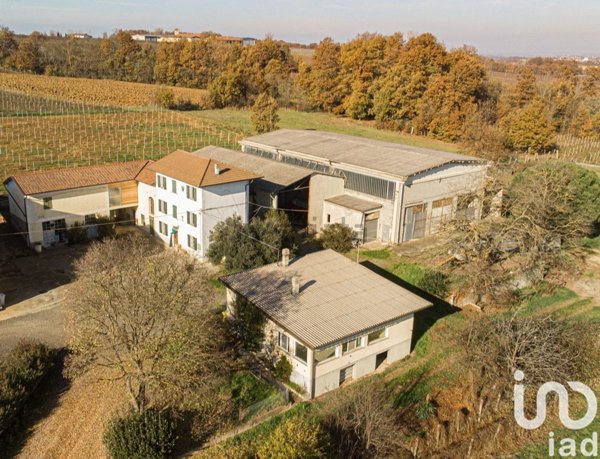 casale in vendita a Carpeneto