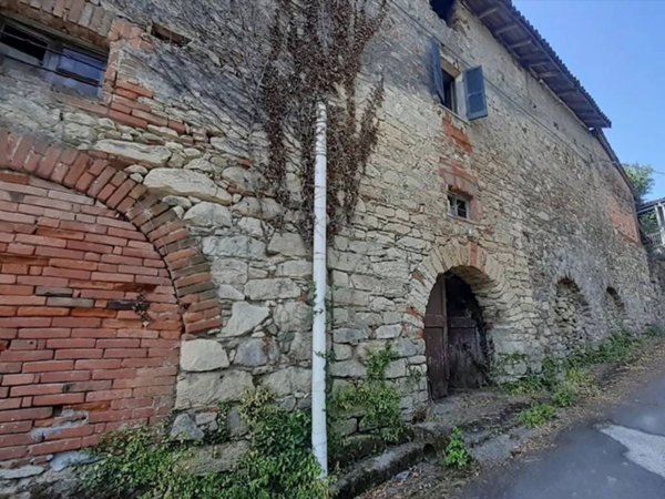 casa indipendente in vendita a Carpeneto