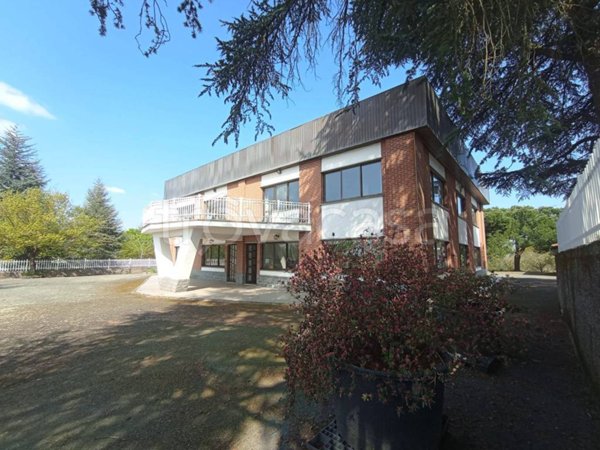 locale commerciale in vendita a Carpeneto