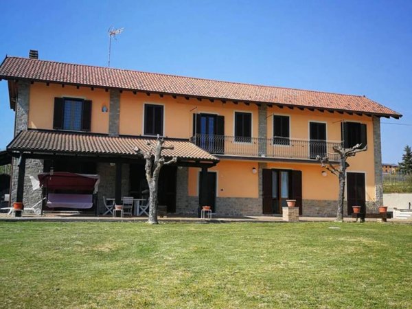 casa indipendente in vendita a Carpeneto