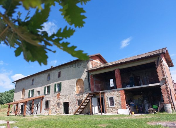 casa indipendente in vendita a Carpeneto in zona Madonna della Villa