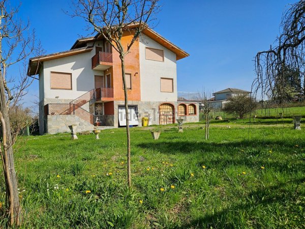 casa indipendente in vendita a Carpeneto