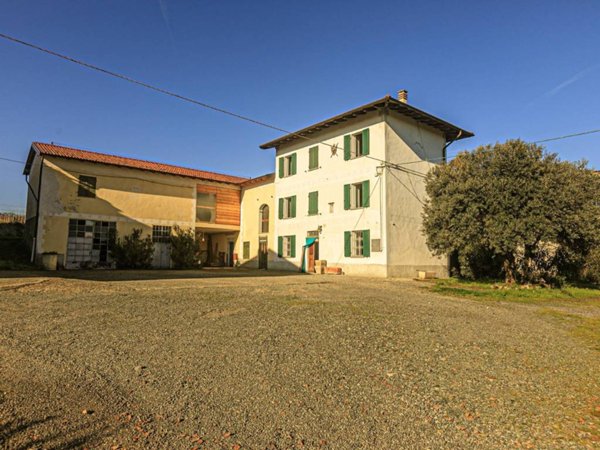 casa indipendente in vendita a Carpeneto