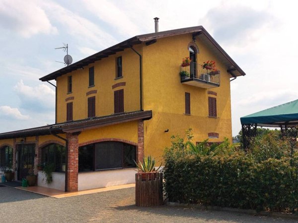 locale di sgombero in vendita a Carpeneto