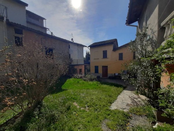 casa indipendente in vendita a Carpeneto