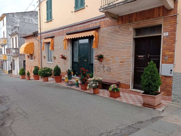 appartamento in vendita a Carpeneto in zona Madonna della Villa