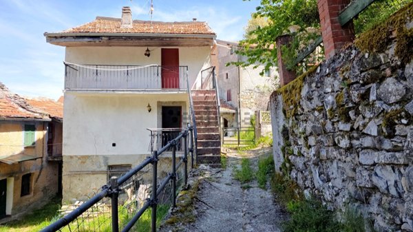 appartamento in vendita a Carrega Ligure in zona Vegni