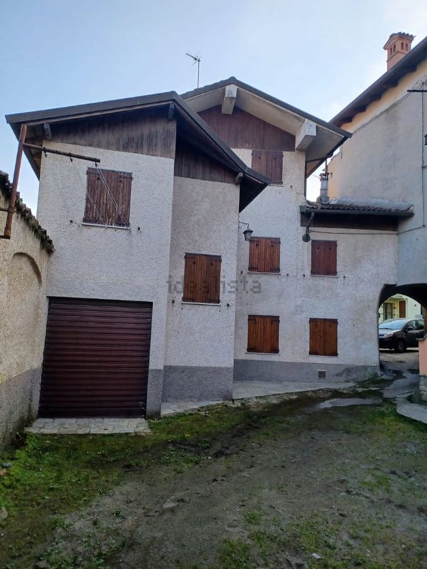 casa indipendente in vendita a Carrosio