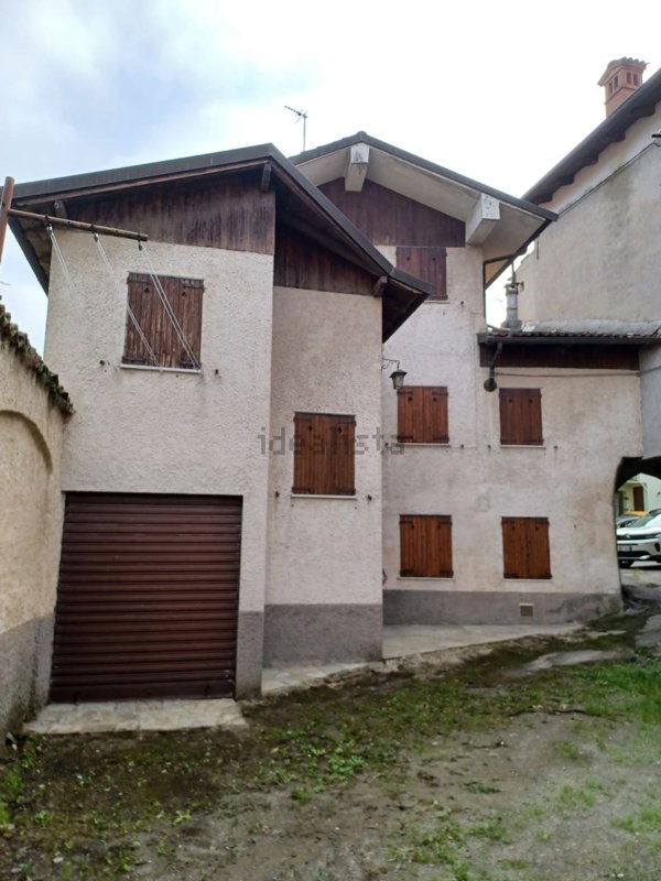 casa indipendente in vendita a Carrosio