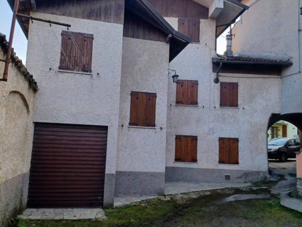 casa indipendente in vendita a Carrosio