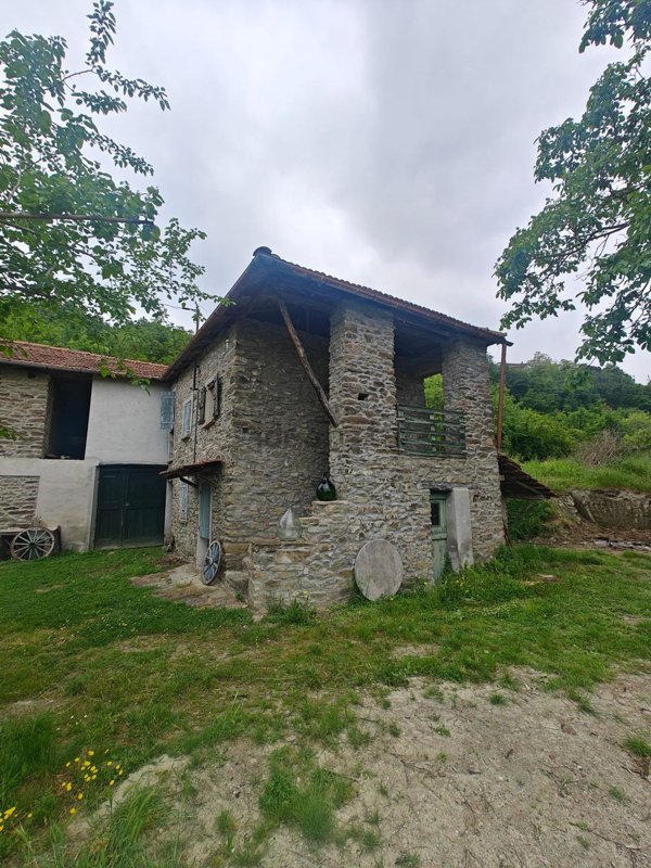casa indipendente in vendita a Cartosio