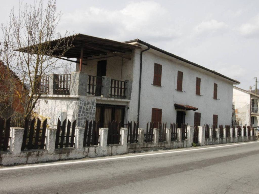 casale in vendita a Cartosio